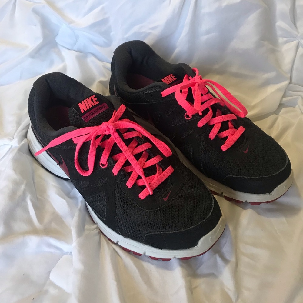 Nike Revolution 2